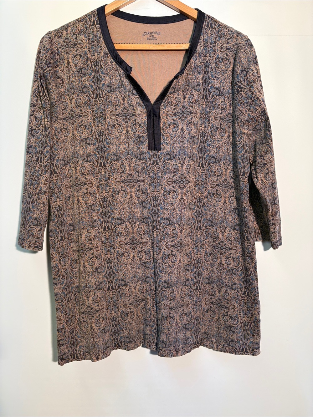 St. John's Bay Women's Printed V-Neck Tunic - Navy & Tan